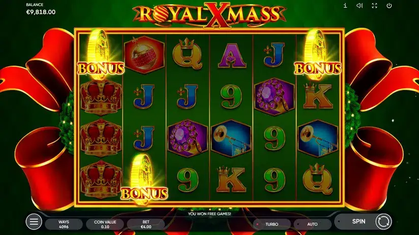 Royal Xmass slot screenshot 5