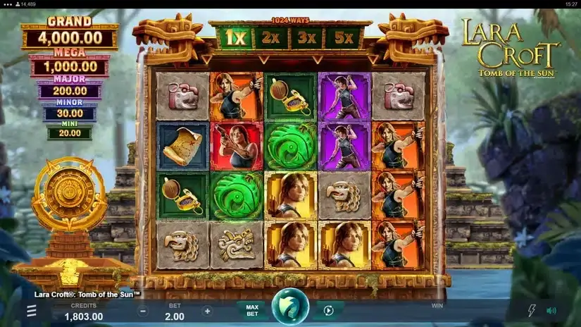 Lara Croft Tomb of the Sun slot screenshot 